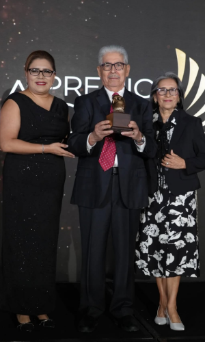 Pastor Venancio, Ana Belinda y Suyapa